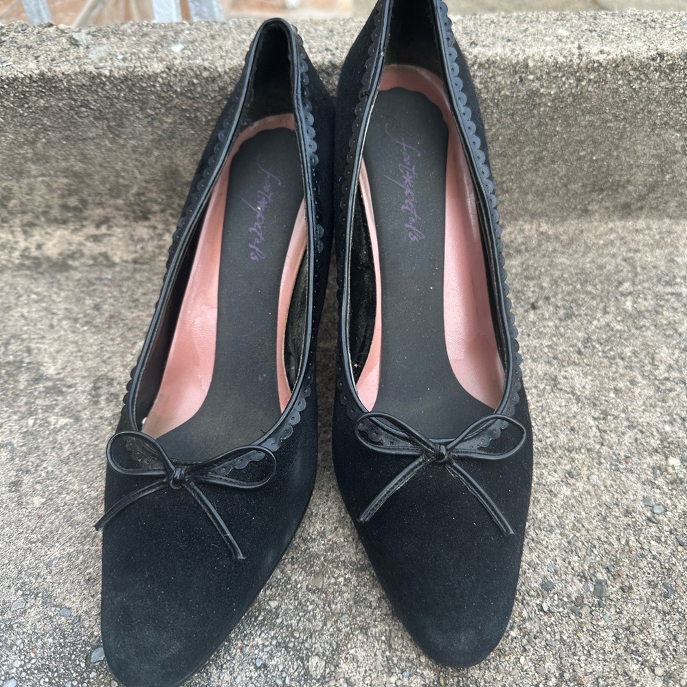 Black Women's Shoes with Bow by [Brand]